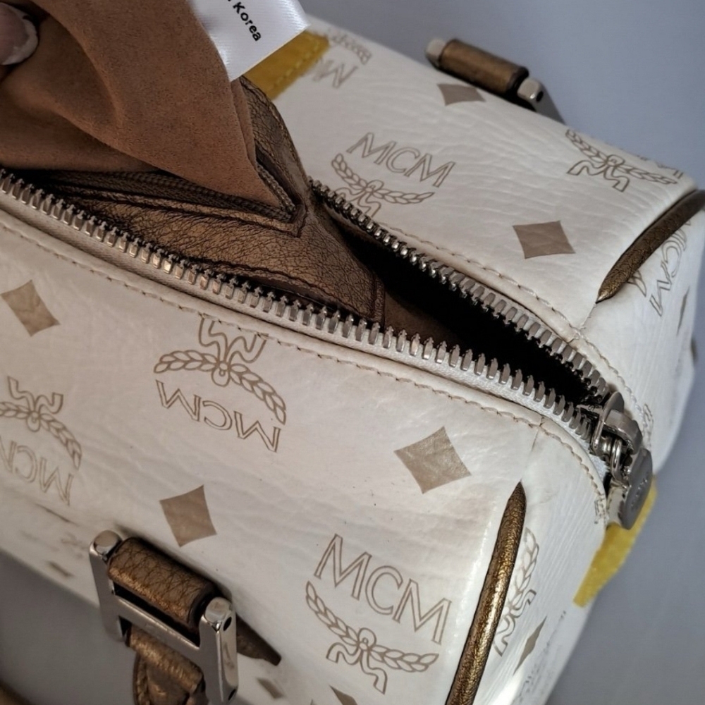 🩶▪️MCM▪️ white  Visetos Lion Princess Boston Bag ✨️🤍 - Picture 7 of 8
